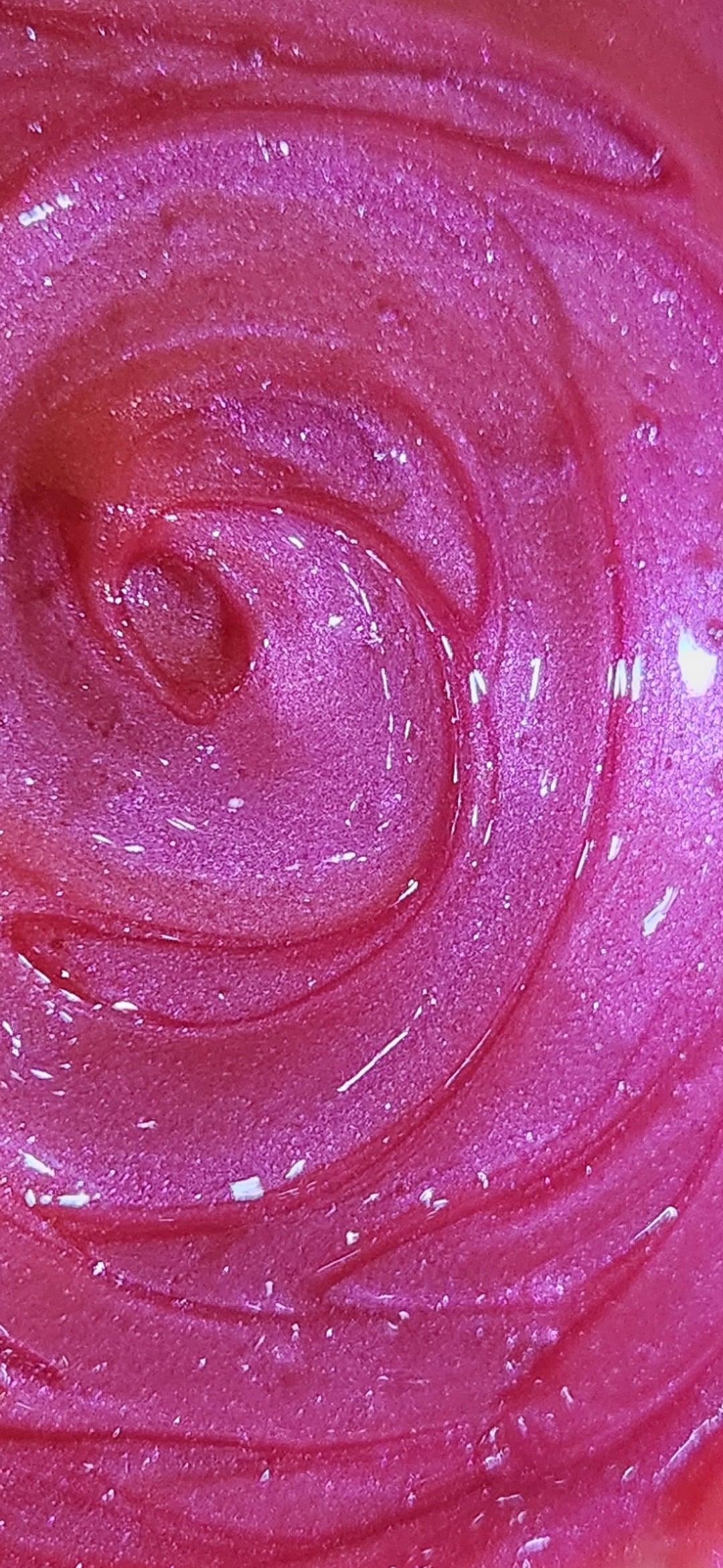 Flight lip gloss ( pretty pink lip gloss)