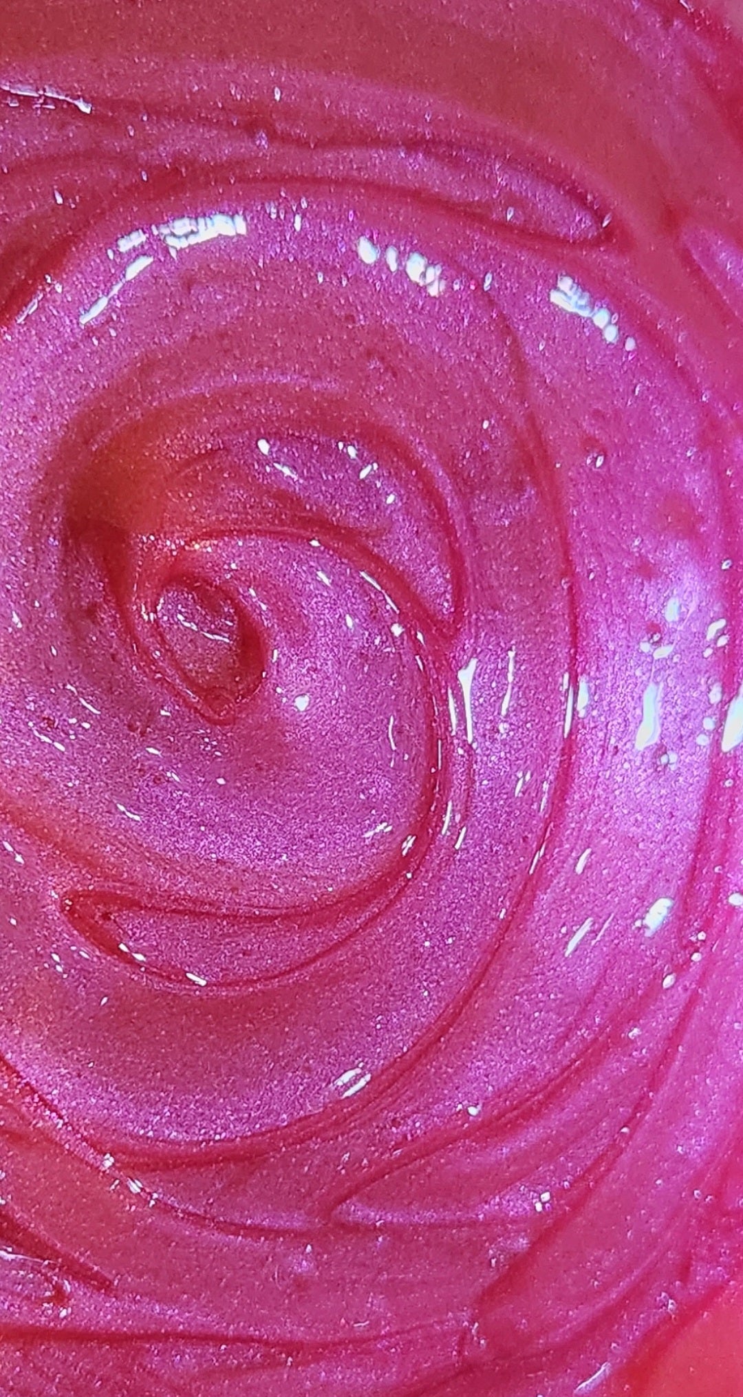 Flight lip gloss ( pretty pink lip gloss)