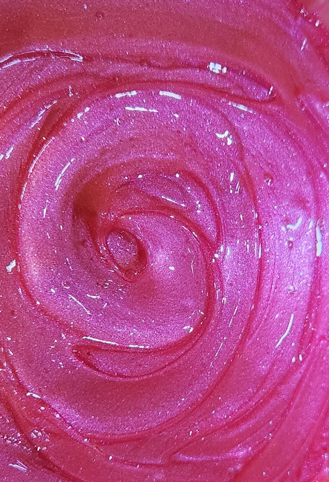 Flight lip gloss ( pretty pink lip gloss)