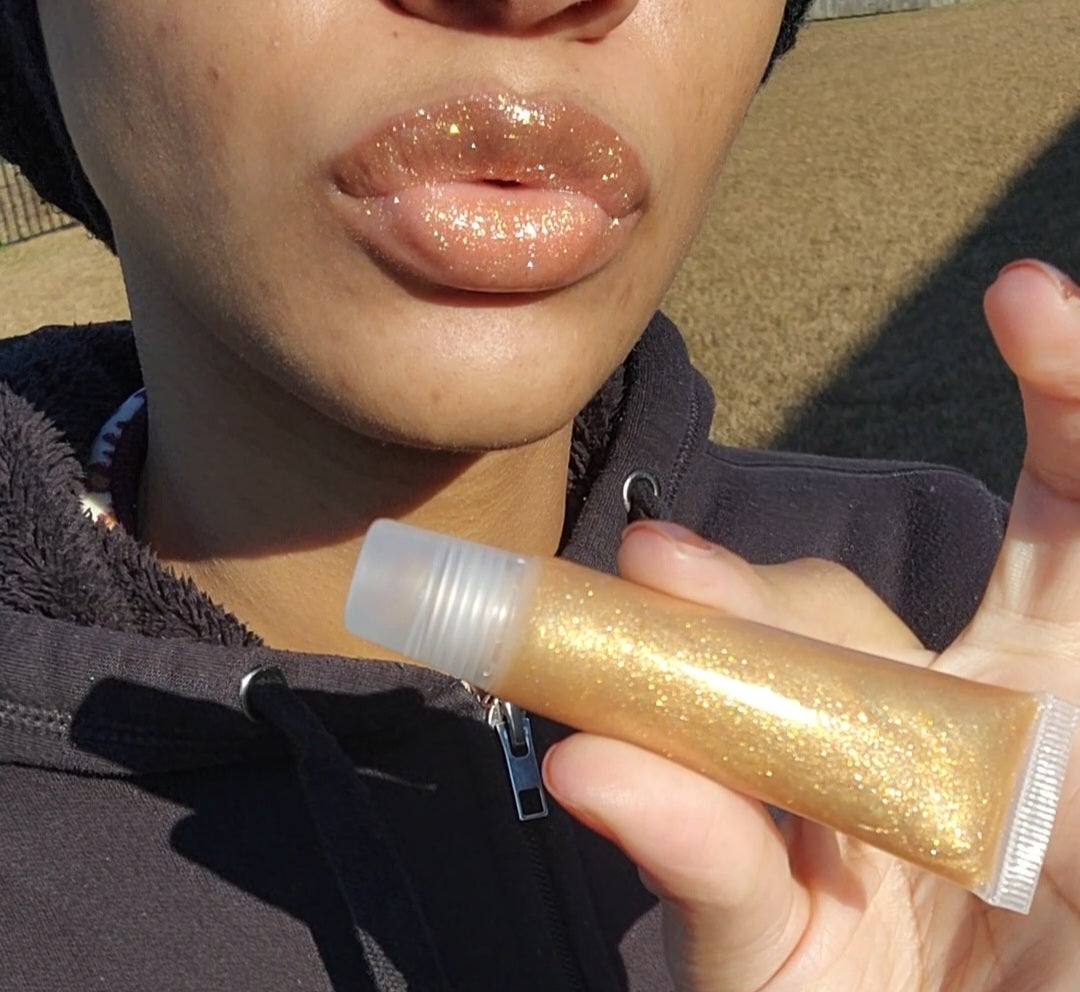 Godly (Gold) shimmering lip gloss
